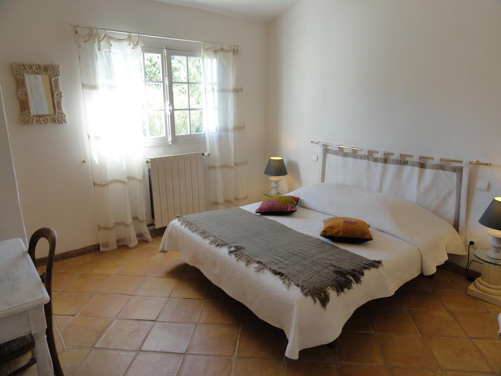 Le Mas Des Oliviers Puget-Ville Habitación foto